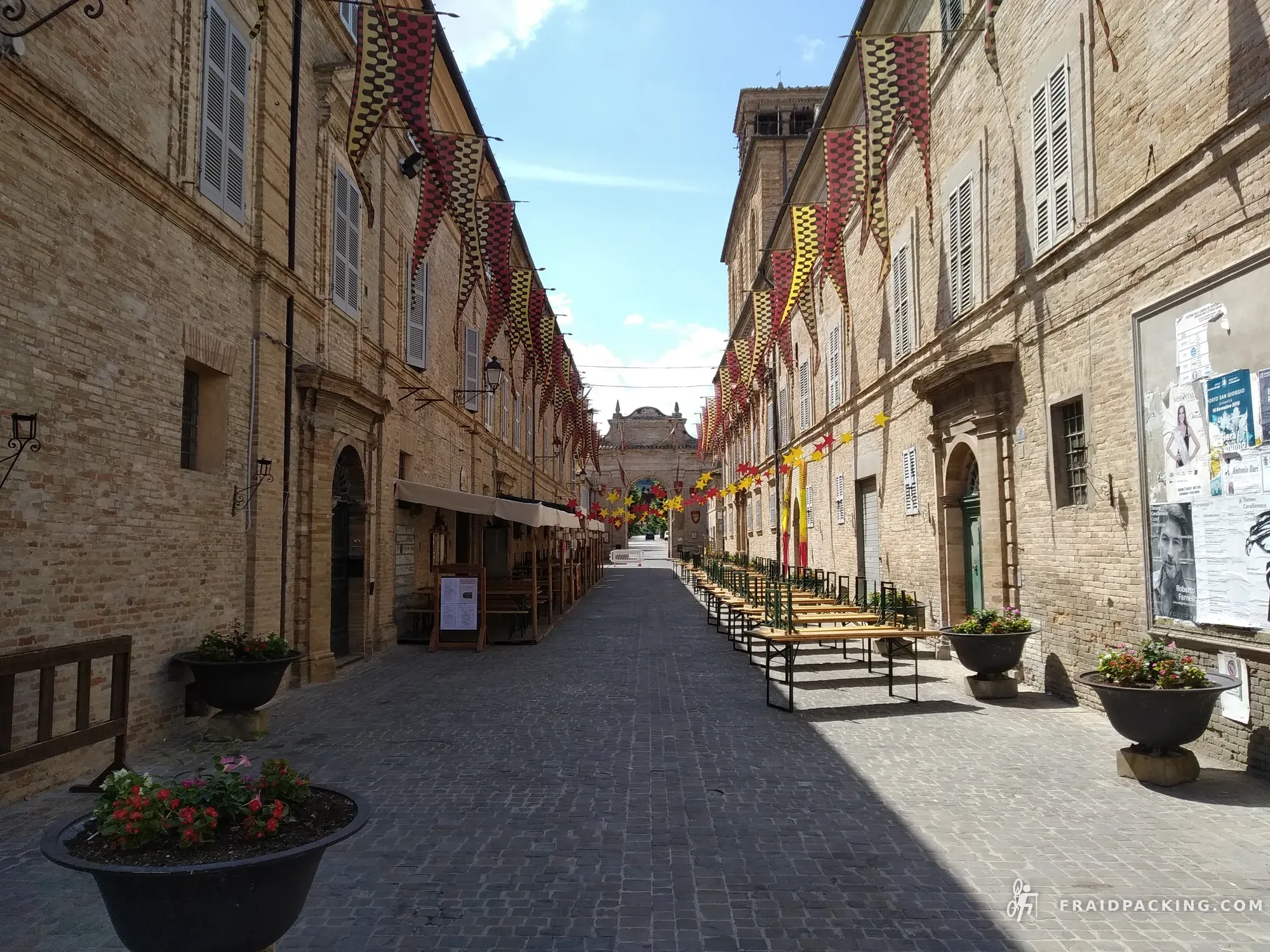 Marche divide — photo 15